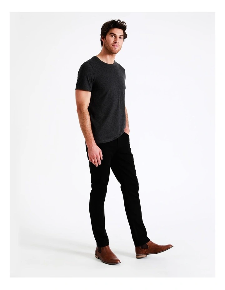 Kristian Slim Tapered Jean Size 30 Leg Length in Solid Black