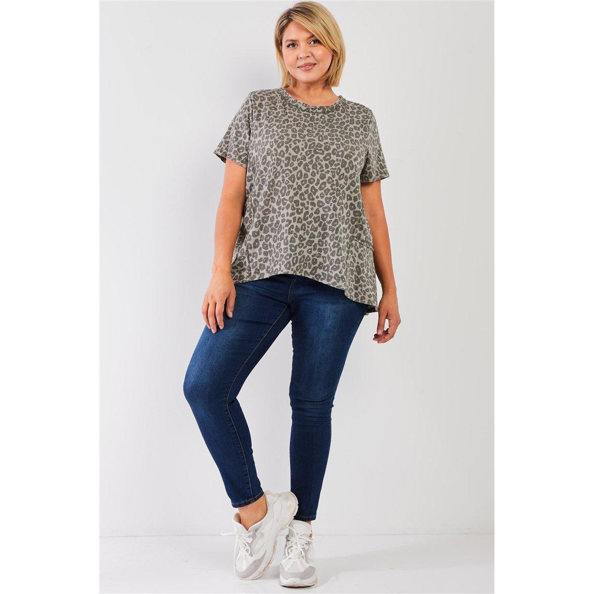 Plus Sage Washed Effect Leopard Print Short Sleeve Round Neck Raw Hem & Exposed Stitching Trim Relaxed Top